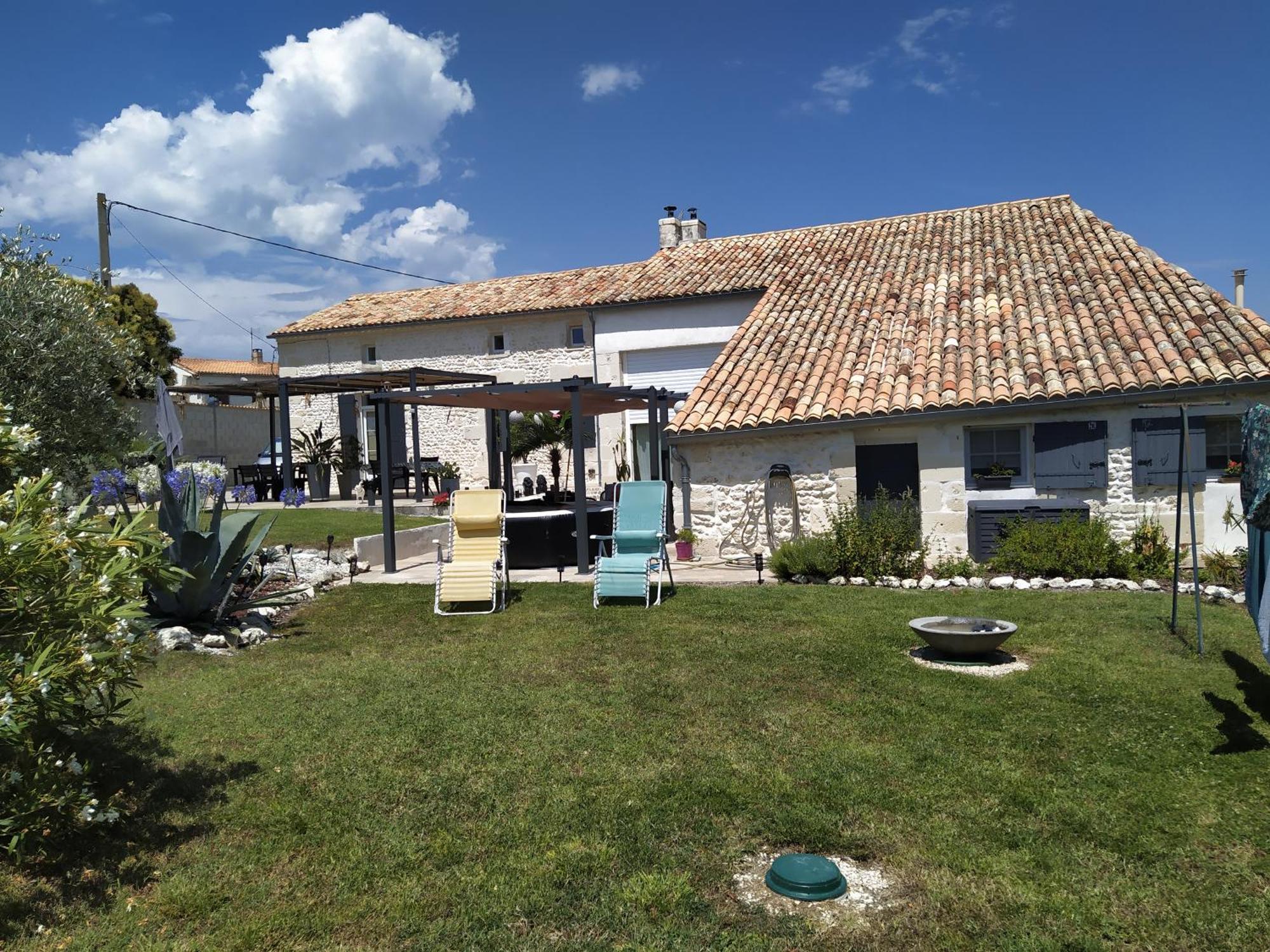B&B Bel Agave Saint-Georges-des-Agouts Экстерьер фото